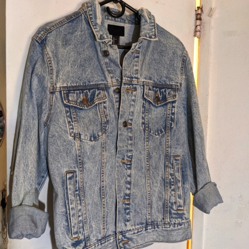 Forever 21 Men's Denim Jacket - Medium.